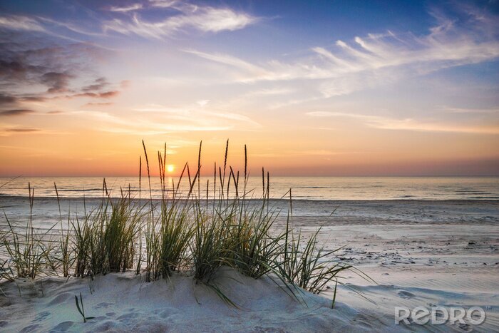 Fototapete Malerischer Sonnenuntergang über dem Meer