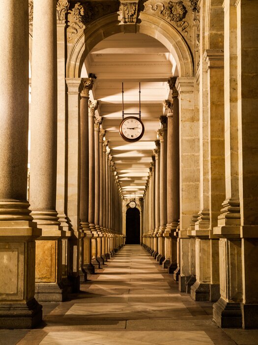 Fototapete Marmor-Säulen auf Bahnhof