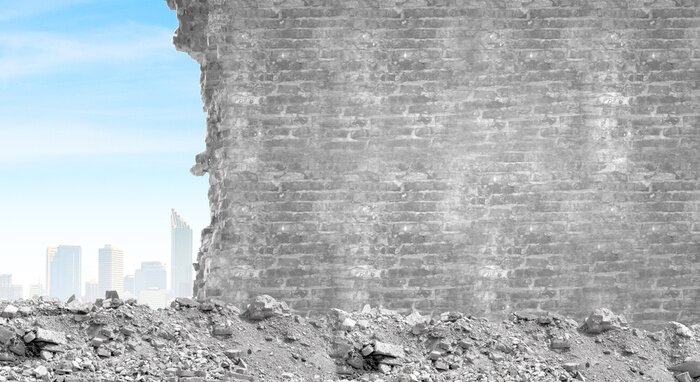 Fototapete Mauerdurchbruch inmitten von Schutt