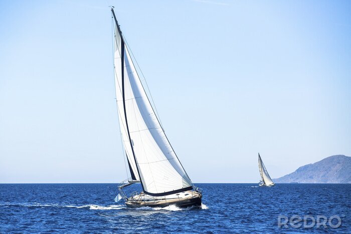 Fototapete Meerlandschaft mit Segelbooten