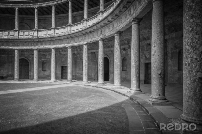 Fototapete Mehrstöckiger Palast mit Säulen