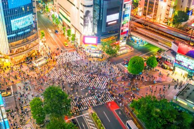 Menschen an der Kreuzung in Tokio