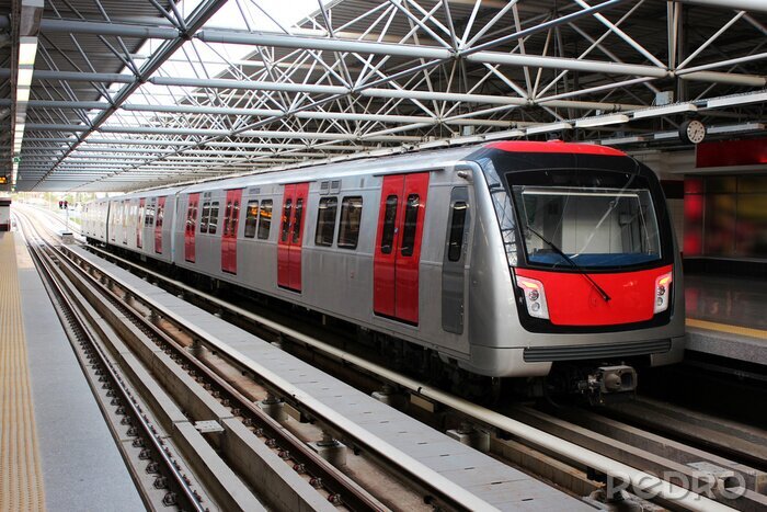 Fototapete Metro train at the subway station