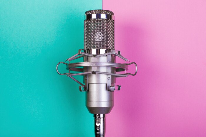 Fototapete Mikrofon im bunten Studio