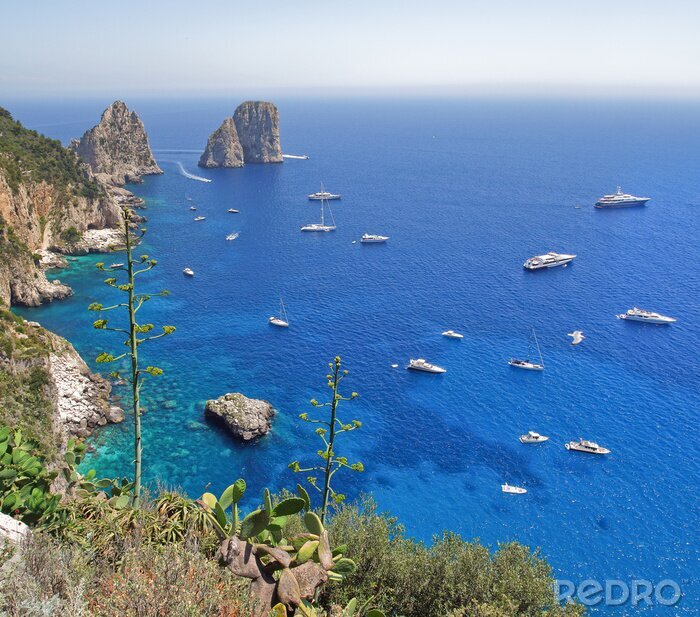 Fototapete Mit dem Meer verbundene Berge