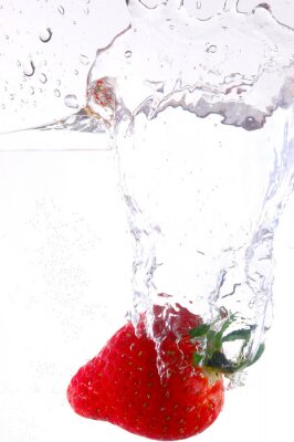Fototapete Mit Wasser bespritzte Erdbeere