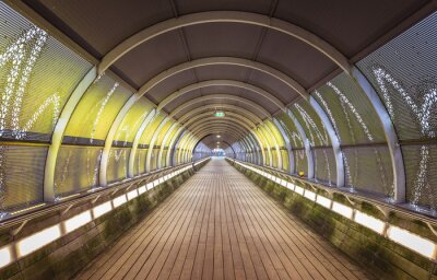Fototapete Moderner Tunnel mit Überweg