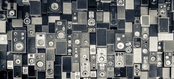 Fototapete Monochromatische Lautsprecher an der Wand