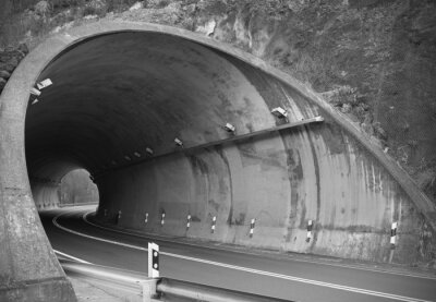Fototapete Monochrome Ansicht eines Tunnels