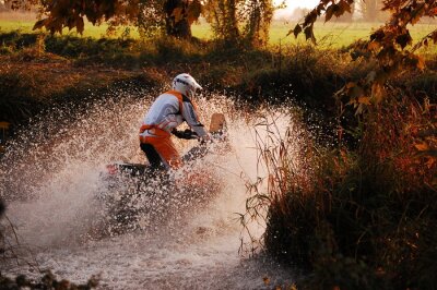 Fototapete Motocross im Wasser