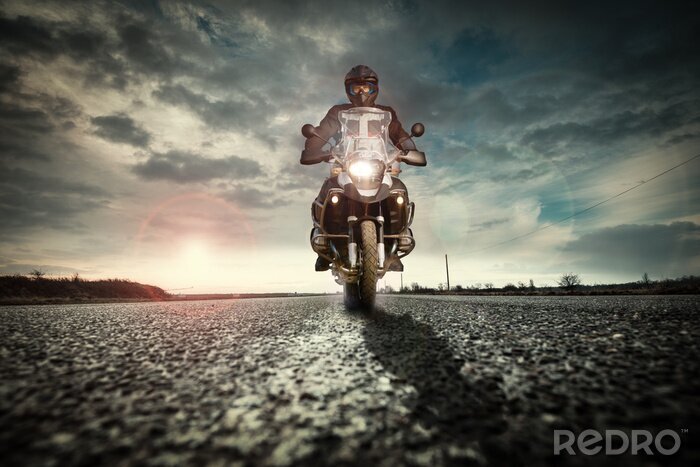 Fototapete Motorrad mitten auf der Straße