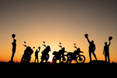 Motorradfahrt und Sonnenuntergang