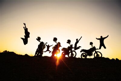 Fototapete Mountainbiker und Motorradfahrer