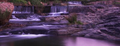Natur mit Wasserfall