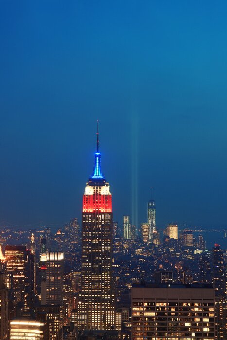 Fototapete New York City in bewölkter Nacht