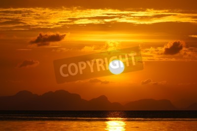 Fototapete Orangefarbener Himmel bei Sonnenuntergang