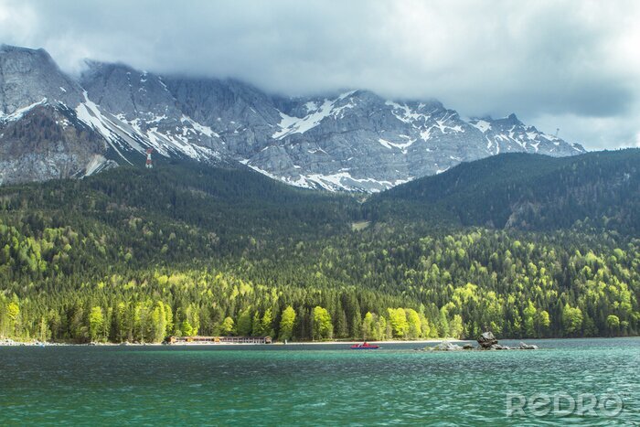 Fototapete Panorama vom türkisfarbenen See und Bergen