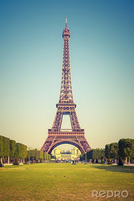Fototapete Paris Eiffelturm am wolkenlosen Himmel