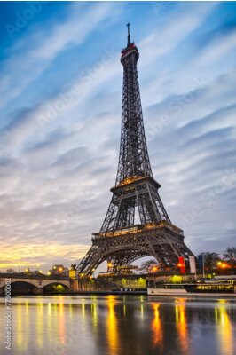 Fototapete Paris Eiffelturm bei Sonnenaufgang