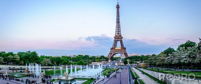Fototapete Paris und Eiffelturm bei Dämmerung