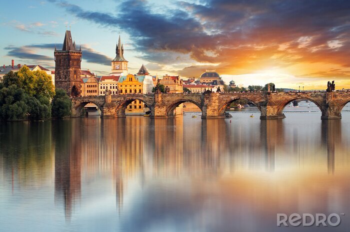 Fototapete Prager Karlsbrücke bei Sonnenuntergang