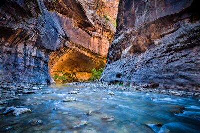 Fototapete Reißender Fluss im Canyon
