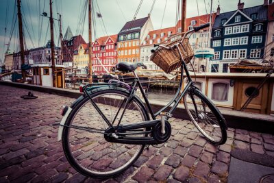 Retro-Fahrrad in der Stadt