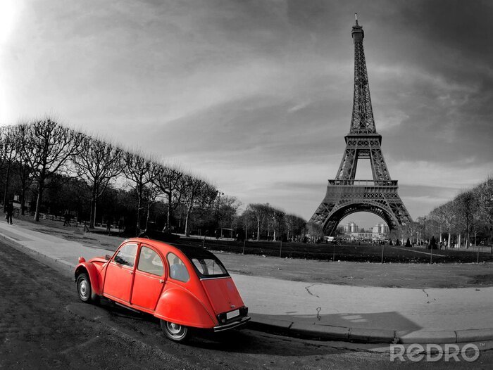 Fototapete Retro-roter Wagen mit Paris im Hintergrund