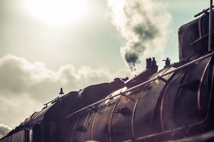 Fototapete Retro-Zug mit Himmel im Hintergrund