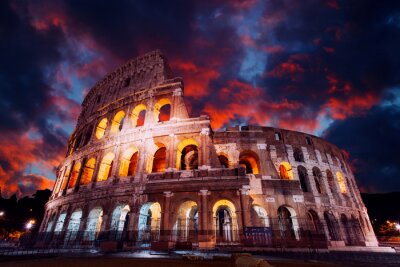 Rom mit beleuchteten Colosseum