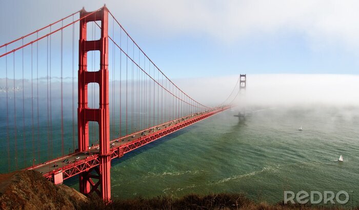 Fototapete Rote Brücke im Nebel