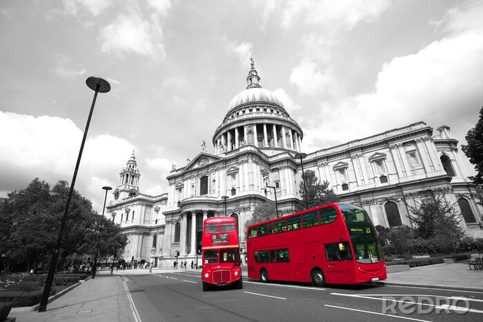 Fototapete Rote Busse im Hintergrund von London
