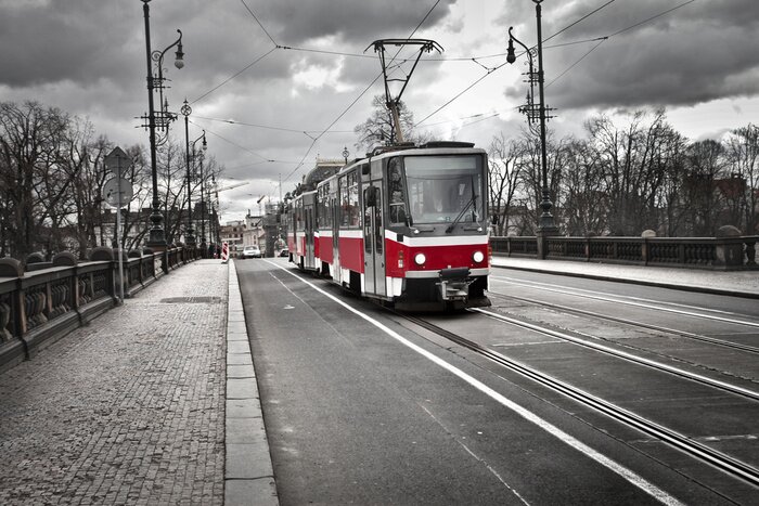 Fototapete Rote Straßenbahn in Prag