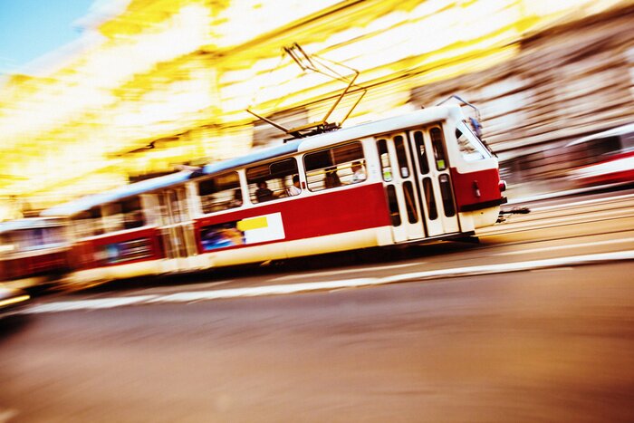 Fototapete Rote Straüenbahn mit 3D Effekt