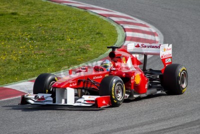 Fototapete Roter Bolid auf schwarzer Rennstrecke