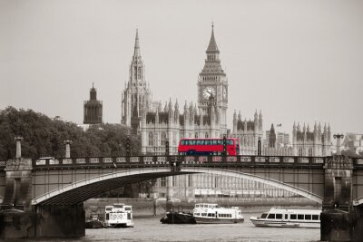 Fototapete Roter Bus in grauem London