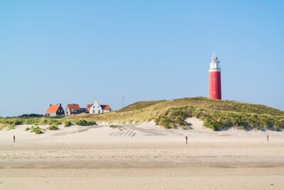Fototapete Roter Leuchtturm auf Dünen