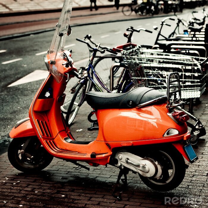 Fototapete Roter Motorroller auf der Straße
