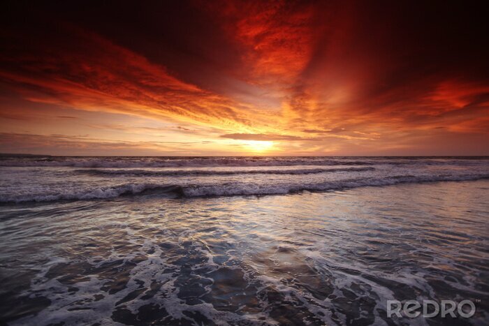 Fototapete Roter Sonnenuntergang an der See