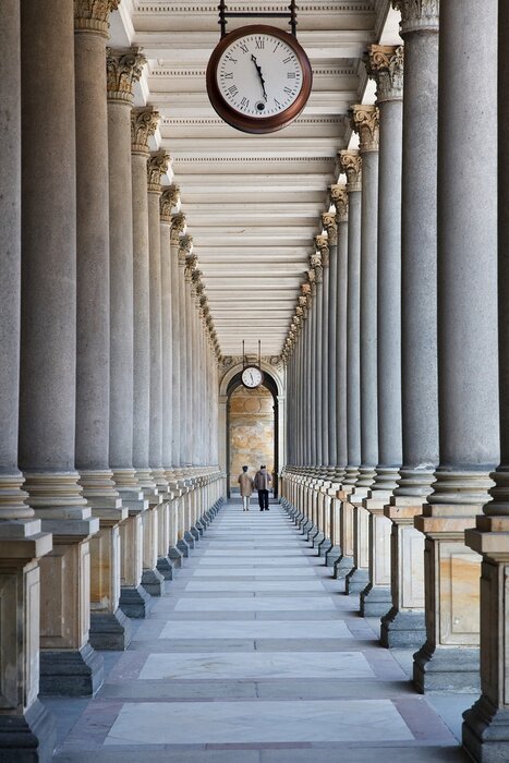 Fototapete Säule 3D am Bahnhof