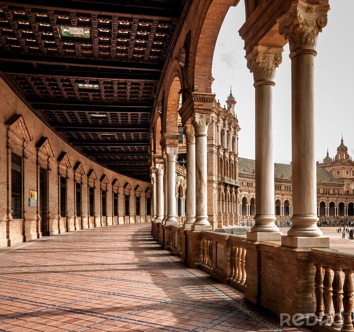 Fototapete Säulen bei Platz in Spanien