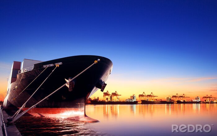 Fototapete Schiff im Hafen bei Sonnenuntergang