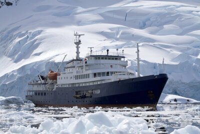 Schiff in der Antarktis