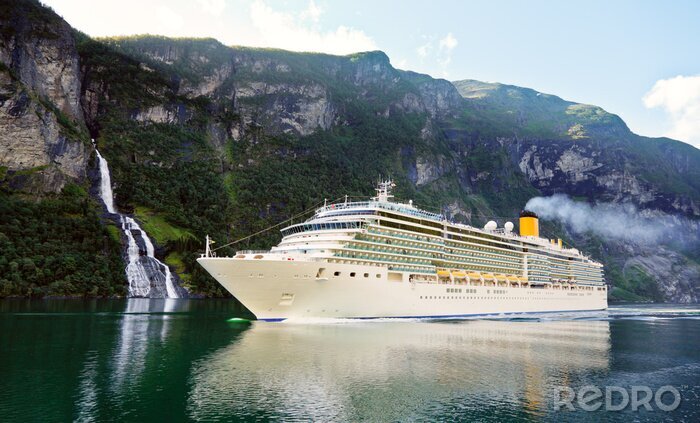 Fototapete Schiff zwischen Fjorden