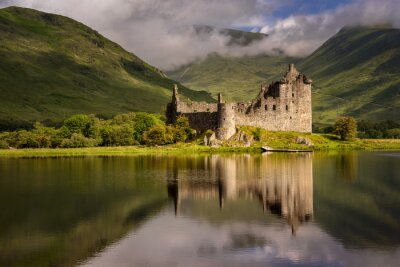Fototapete Schloss in Schottland grüne Landschaft