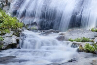 Fototapete Schneller Wasserfall