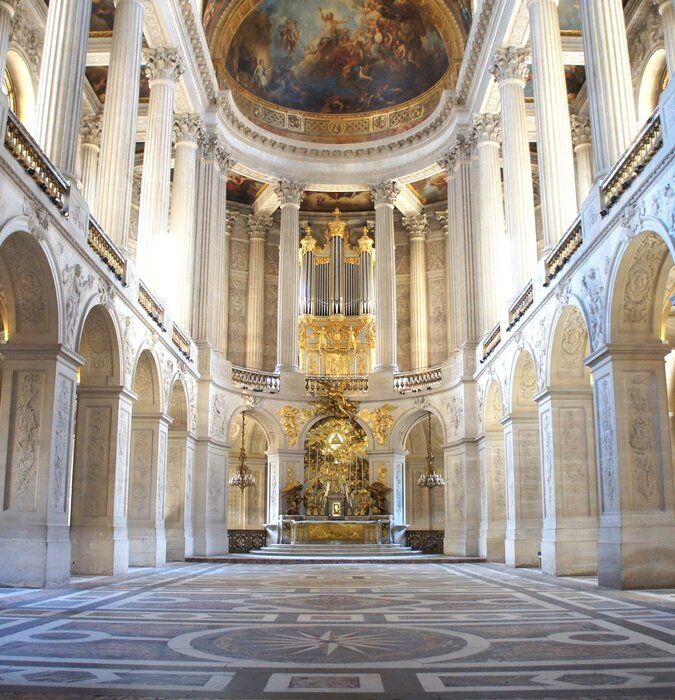 Fototapete Schöne Kapelle mit Säulen