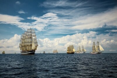 Fototapete Schöne Segelschiffe auf offenem See