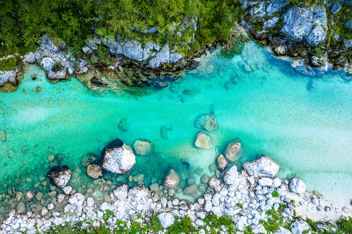 Fototapete Schöner Fluss Soča in Slowenien aus der Vogelperspektive