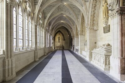 Fototapete Schöner Säulengang in Kathedrale